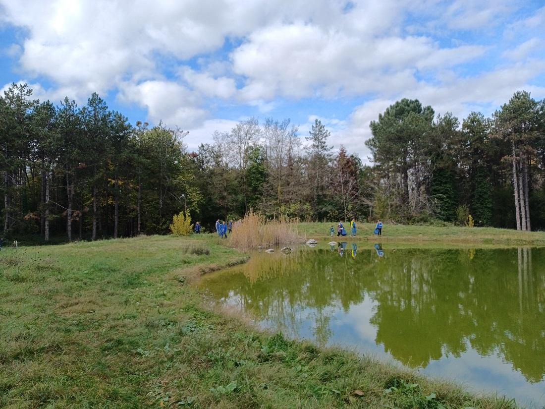 Εργαζόμενοι της «Δωδώνη» απομάκρυναν 80 κιλά απορρίμματα από το «Γιαννιώτικο Σαλόνι» 56 katharismosGianniotiko Dwdwni 4