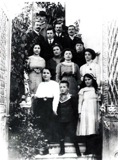 ΑΣΠΡΟ ΜΑΥΡΟ 01112022 Custom