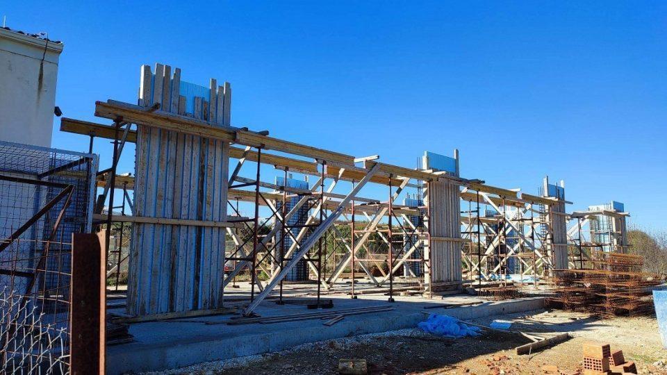 kinokomeio kataskevi neapteryga