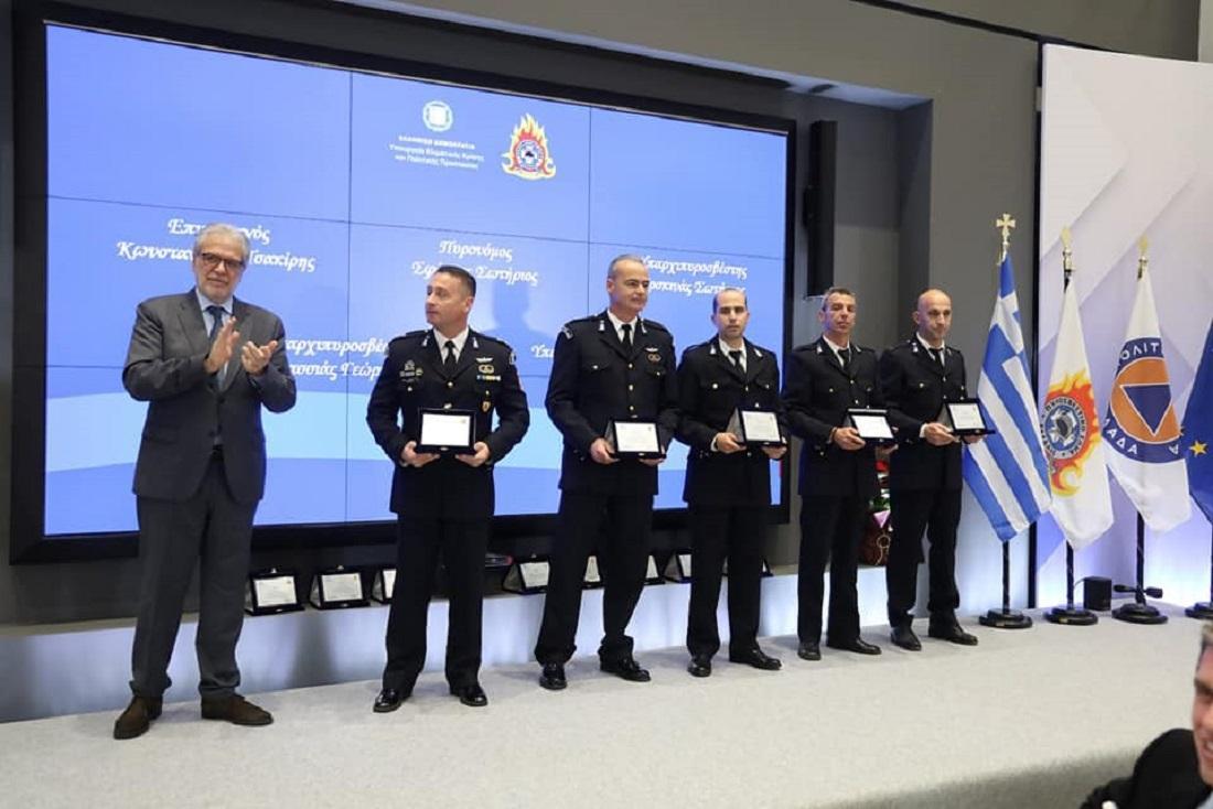 Βραβείο για εξαίρετες πράξεις σε τέσσερις πυροσβέστες της Ηπείρου 54 vraveia pyrosvestes 2