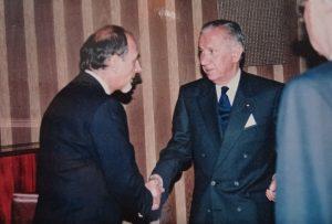 Οι εμπειρίες από 4 Μουντιάλ και 11 Ολυμπιακούς Αγώνες 56 Γ Φαρμακης με Σαμαρανκ