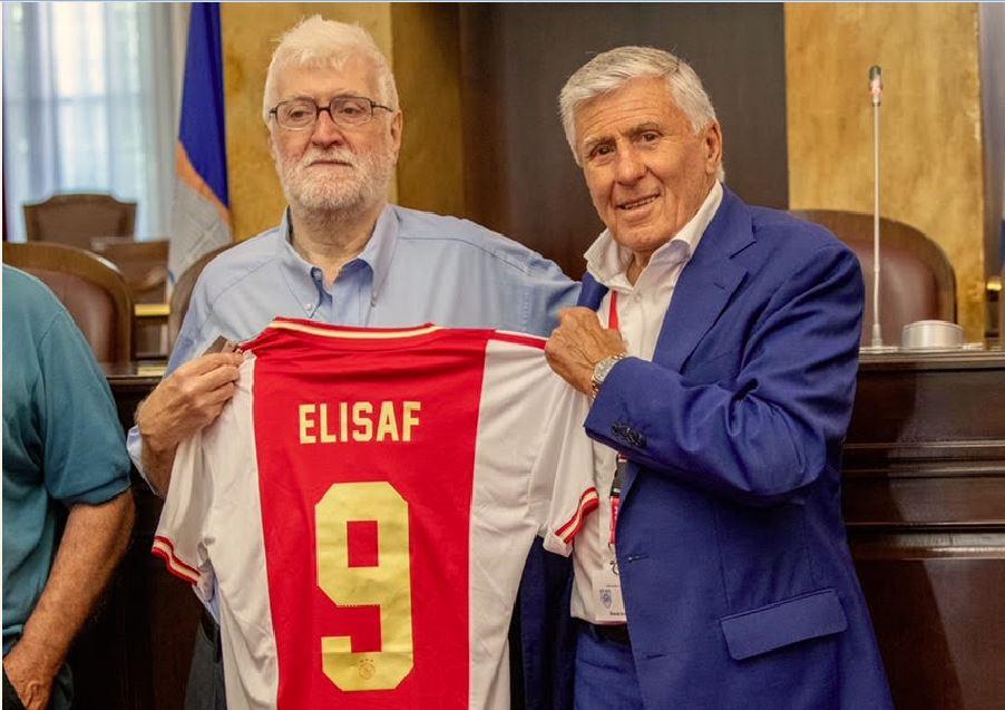 δημαρχος με Σβαρτ