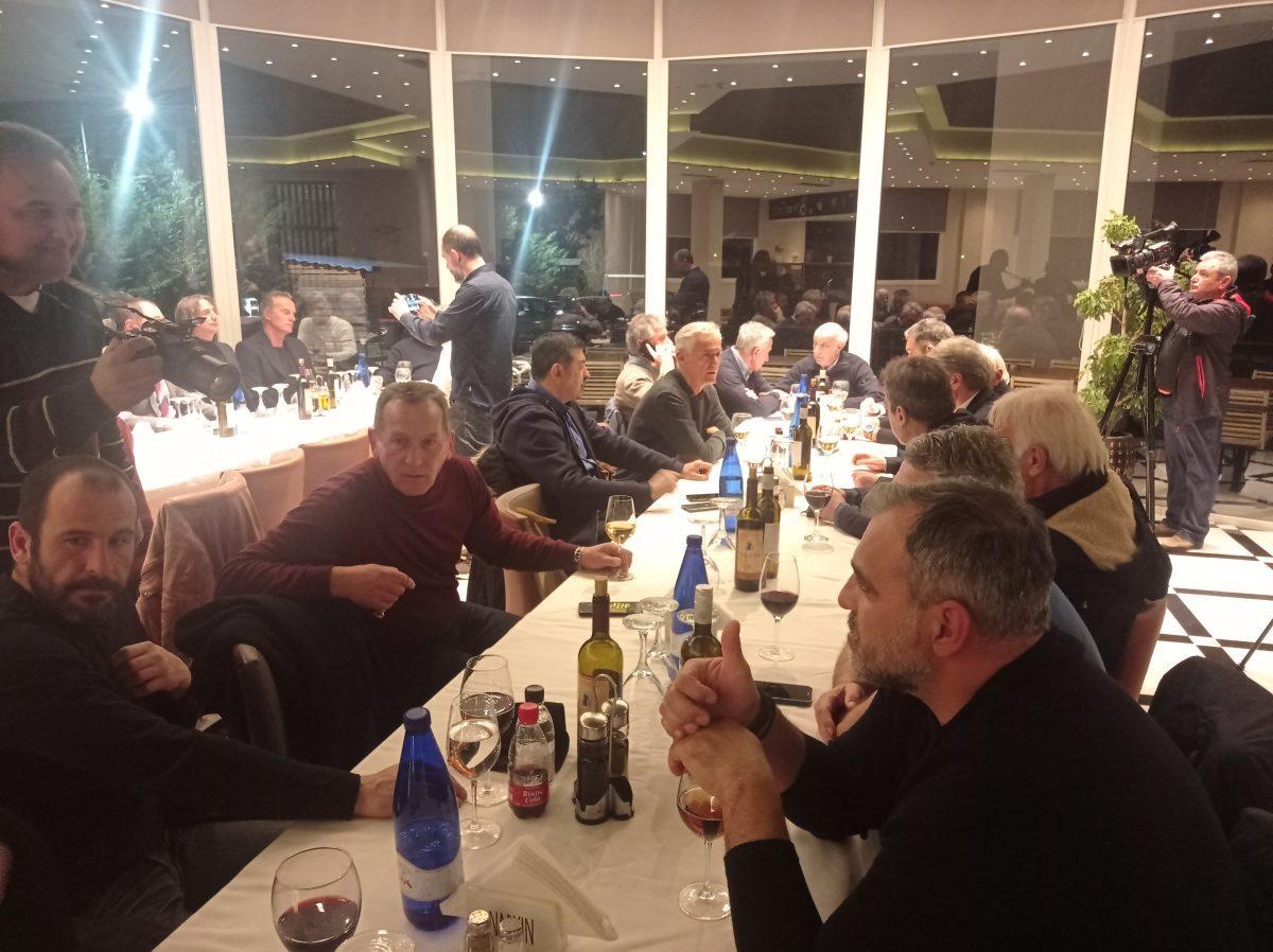 τραπεζι βεταρανων ΠΑΣ scaled