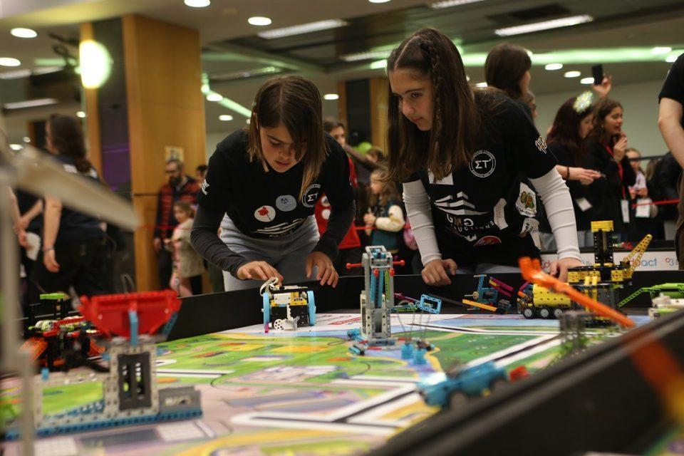 telikos ekpaideftiki