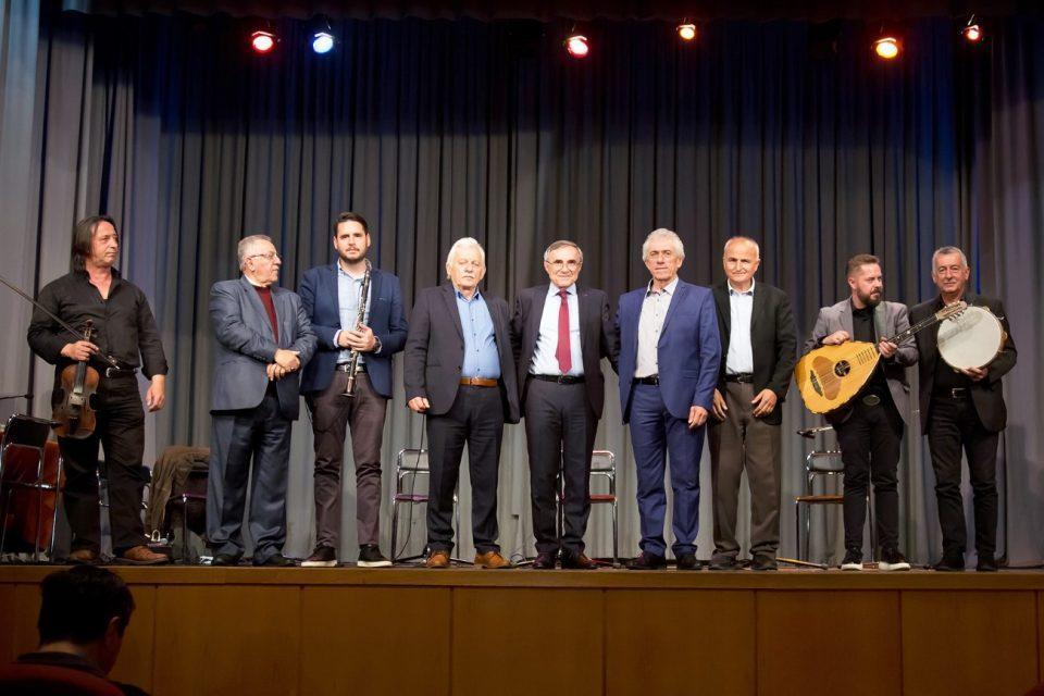 ΚΑΨΑΛΗΣ ΠΑΡΟΥΣΙΑΣΗ ΒΙΒΛΙΟΥ 3 Custom