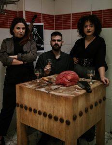 H gynaika pou mageirepse 1