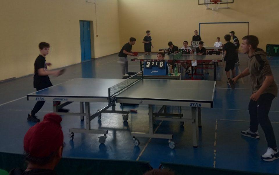 tournoua pingpong Gymnasia