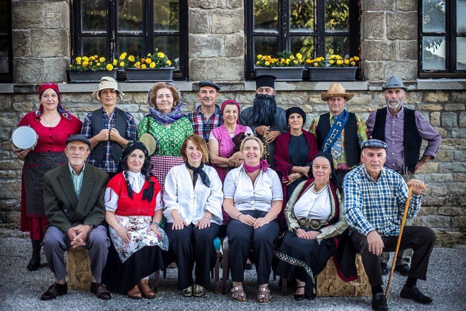 Mantzourana sto Katwfli Dwdwnaia Skini