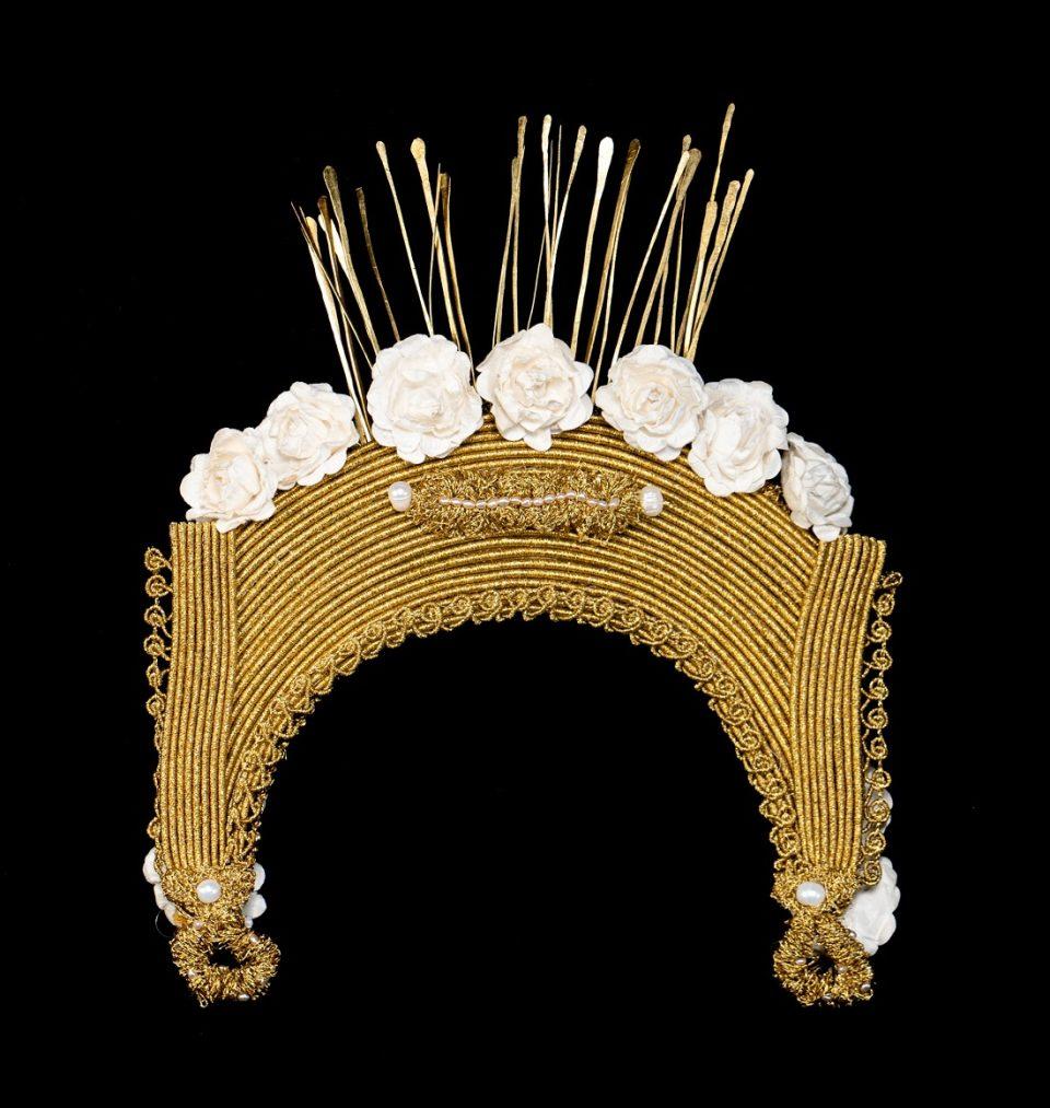 MESOCHORI SIOUSTI NYFIATIKO