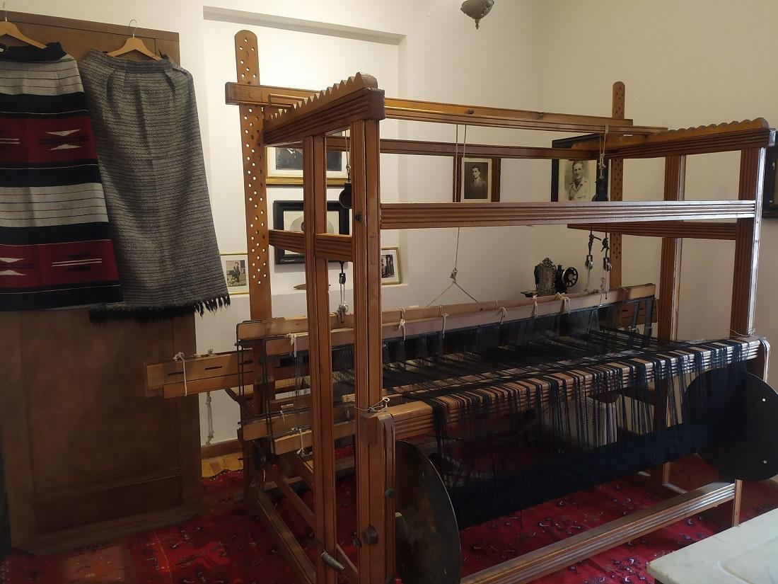 Μια απόδοση τιμής στο πνεύμα και στο έργο του Κ. Φρόντζου 58 Oikia K 1