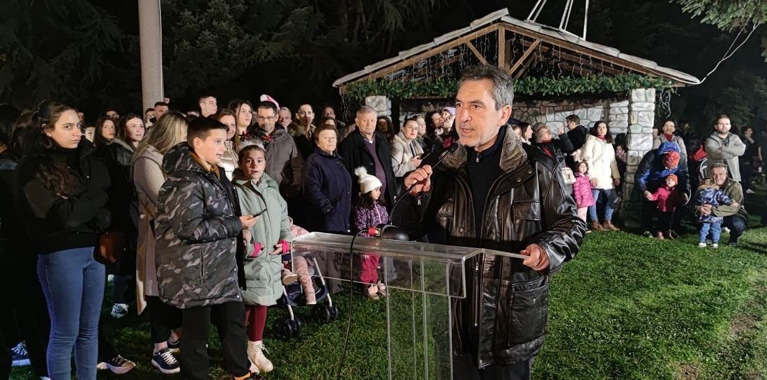 Φωταγώγηση του χριστουγεννιάτικου δέντρου με μήνυμα κατά της βίας 52 Papageorgiou Fatni