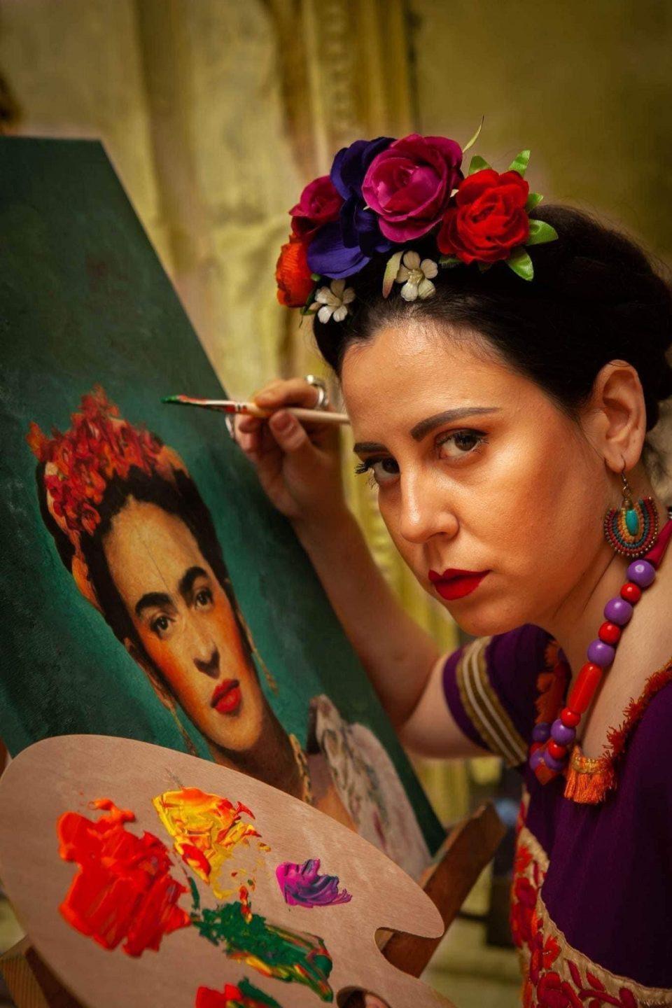 Frida Kalo Me spasmena ftera 2