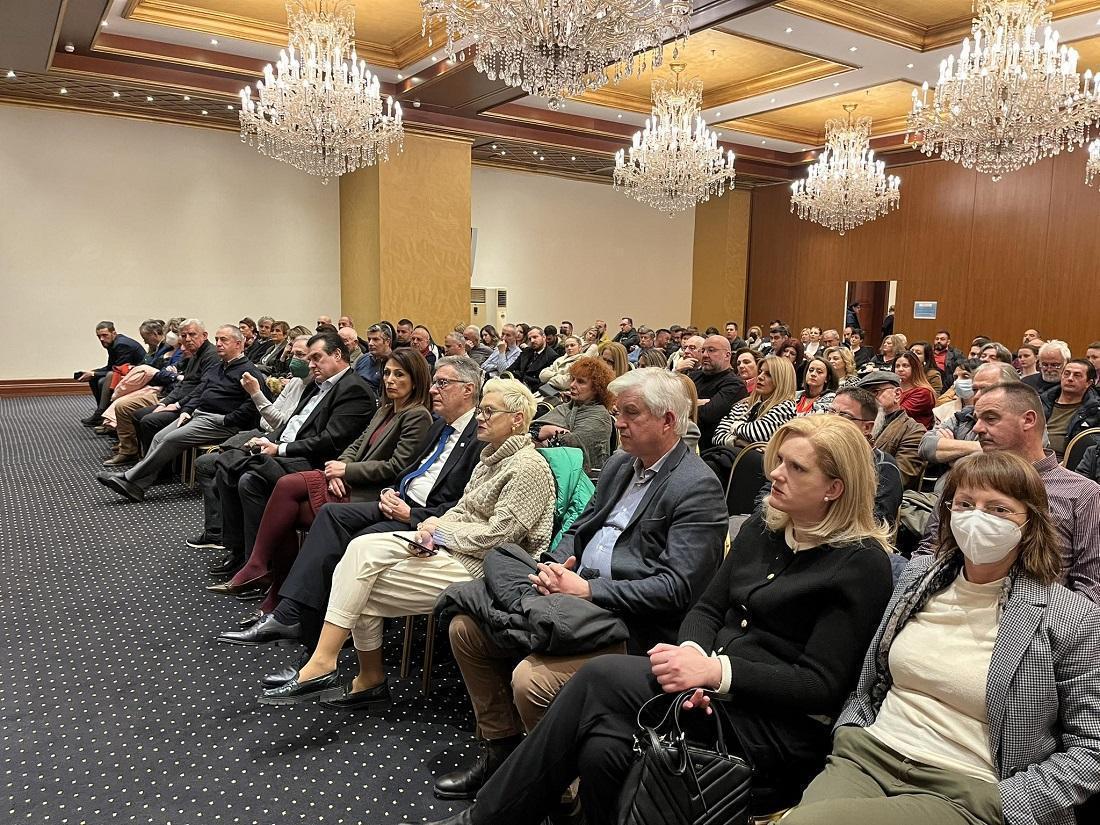 giannena nea epoxi olomeleia