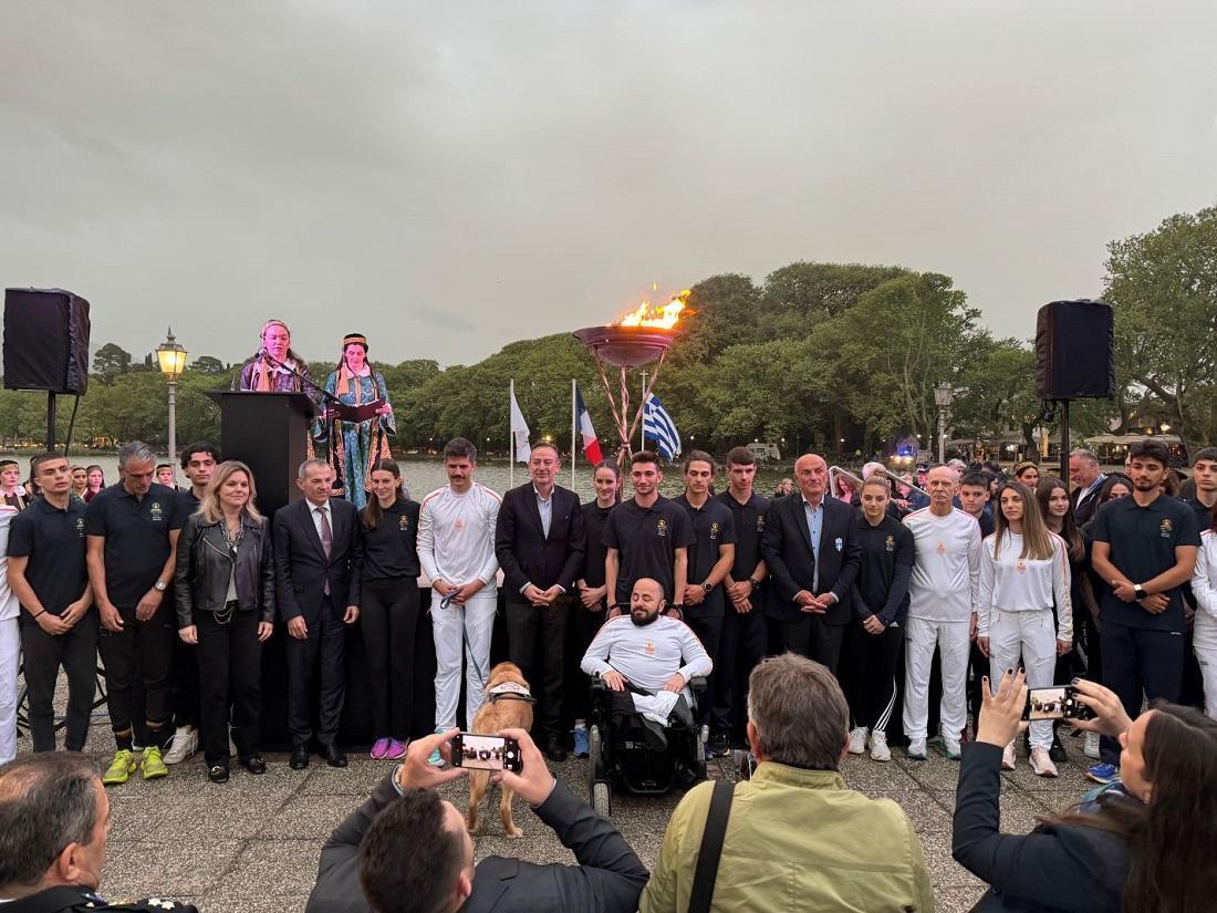 Λαμπρή (παρά την αφρικανική σκόνη) η υποδοχή της Ολυμπιακής Φλόγας 56 Olimpiaki Floga Oloi