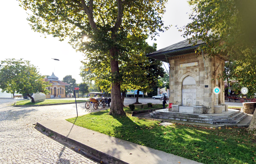 to mnhmeio me thn krhnh Custom