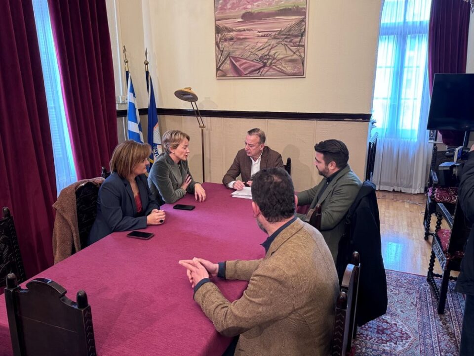 Sdoukou Dimarxeio Iwanninwn