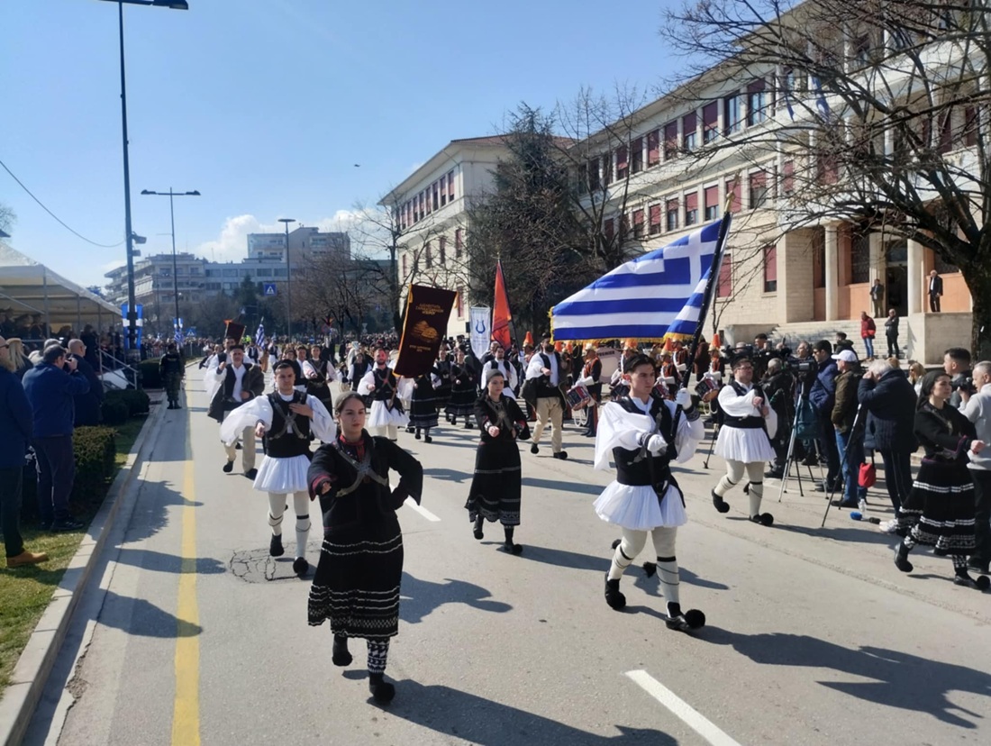 parelasi politistikoi2