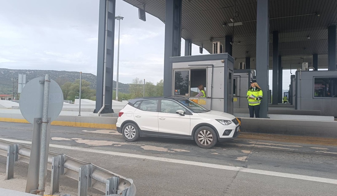 Επί ποδός η Τροχαία εντός και εκτός πόλης 52 diodia troxaia fylladia