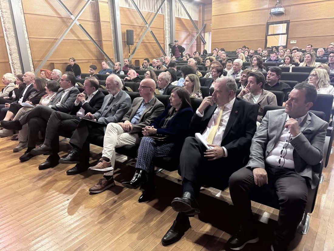 Κύκλος μαθημάτων αργυροτεχνίας στη Σχολή Καλών Τεχνών 54 Mhnas Argyrotexnias ekdilwsi 2