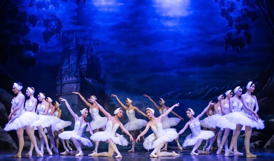 Limni twn Kyknwn ROAYAL CLASSICAL BALLET 1