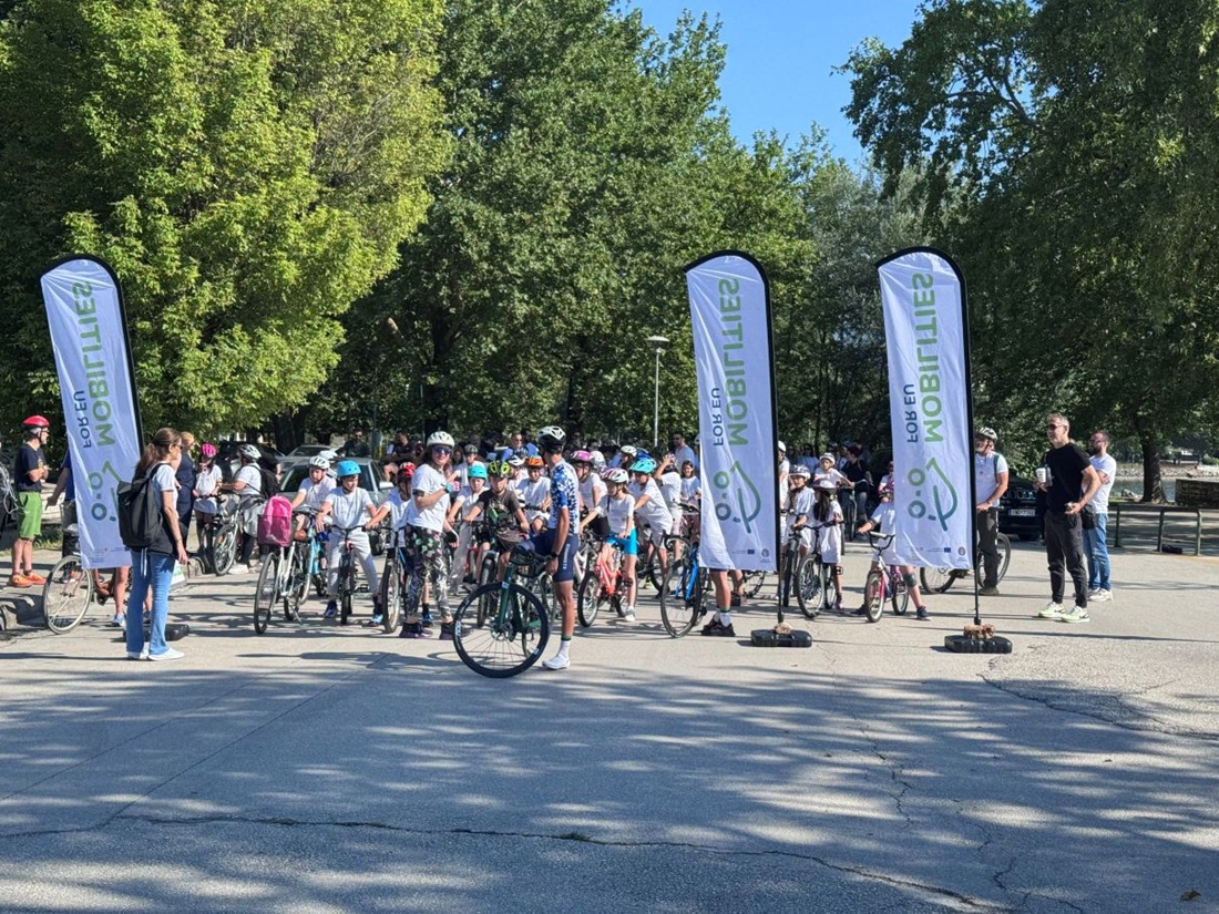 Σε πεζούς και ποδηλάτες το ένα ρεύμα κυκλοφορίας στην Ακτή Μιαούλη 50 podilatada EU Mobilities