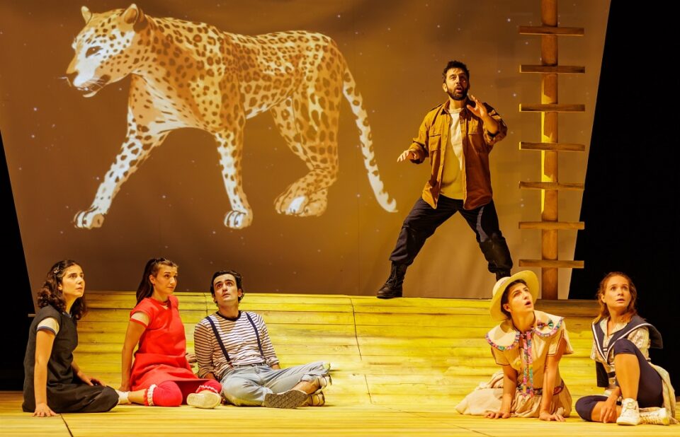 To Kaplani tis Vitrinas 1