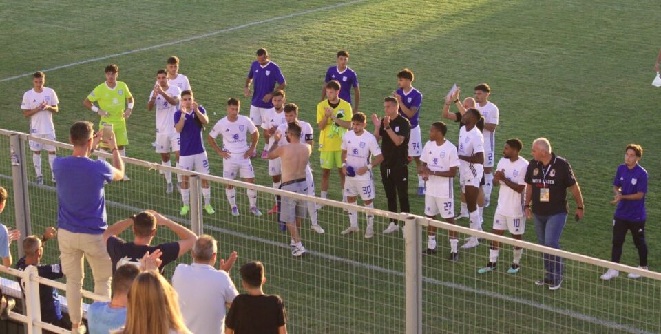 maked pas paiktew me filathlous