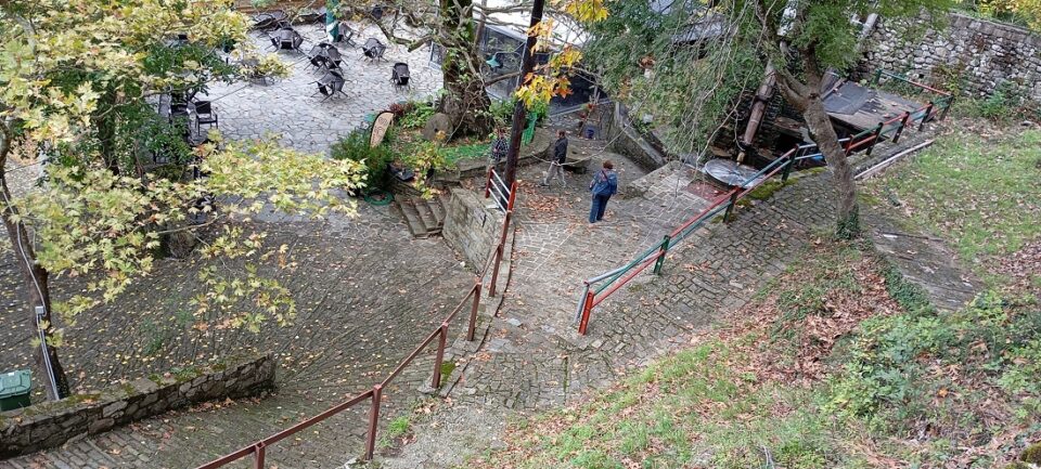 Frasta katharismos monopatiou