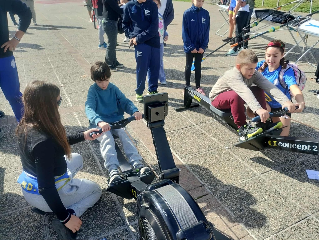 Kwpilasia stin plateia Ntouskos 1