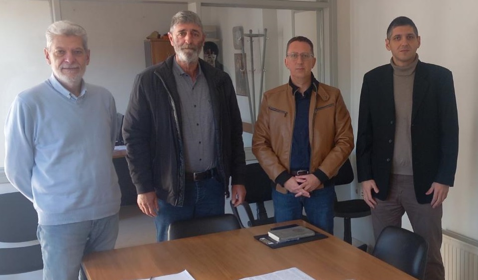 Exarhos stratiwtikoi Hpeirou