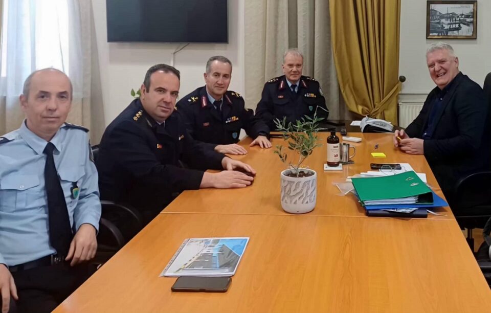 Savvas Astynomikoi diefthintes