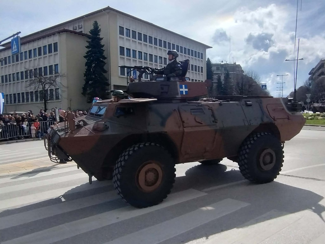 parelasi stratiotiko