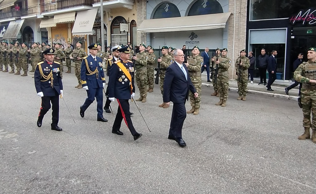 Στεφάνι στο Ηρώο Μπιζανομάχων από τον Πρόεδρο της Δημοκρατίας 53 tasoulas mitropoli3