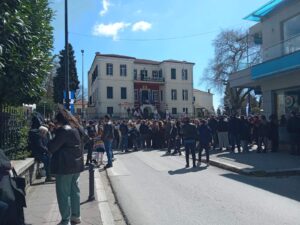 parelasi 25h martiou 5