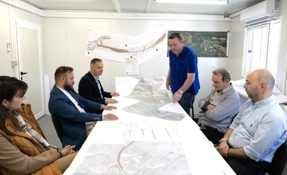 episkepsi touristikwn forewn sta ergotaxia IWANNINA KAKAVIA Custom