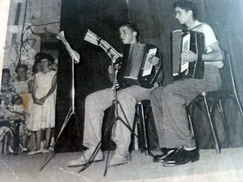 sunavlia wdeio orfeas