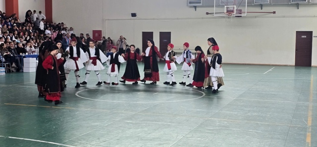 trito festival paradosiakwn