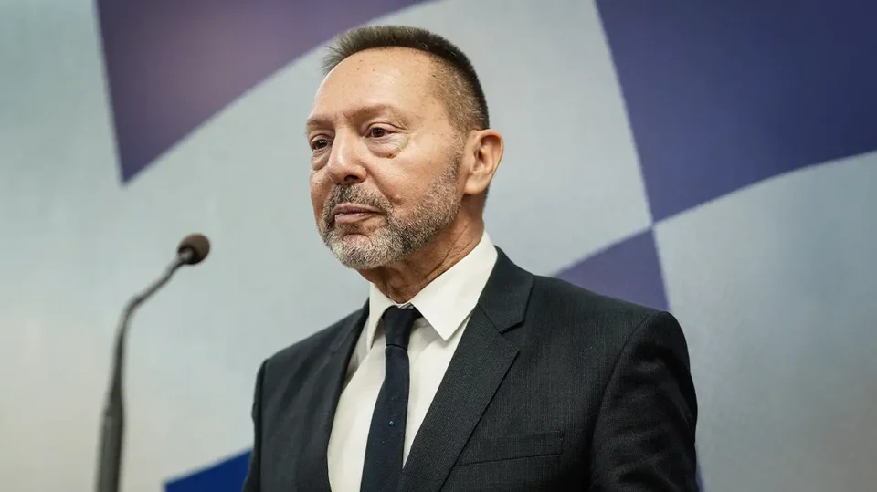 giannis stoyrnaras i politiki statherotita 51751