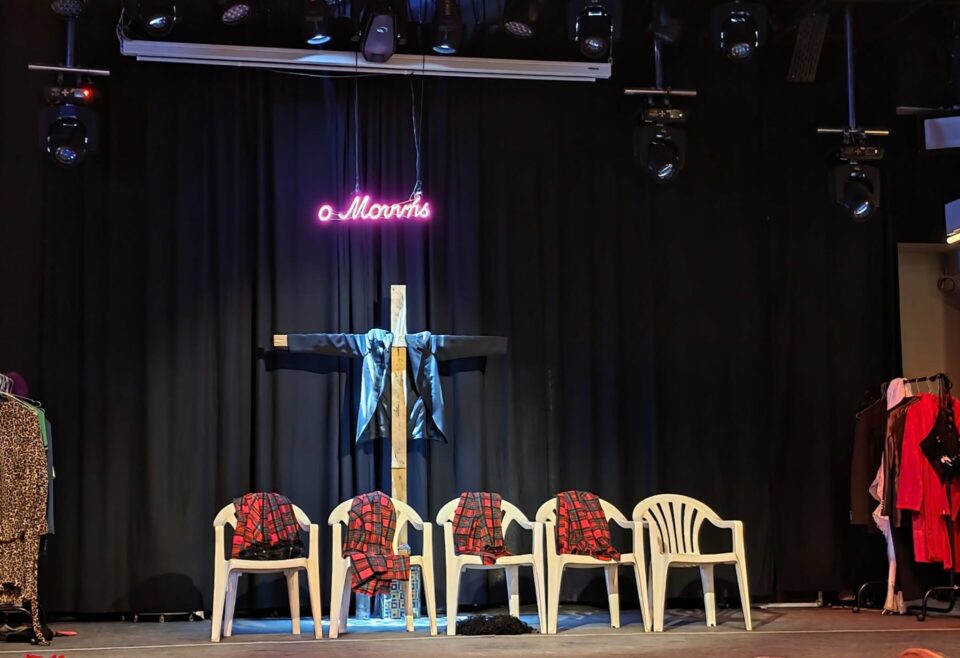 mounhs stage