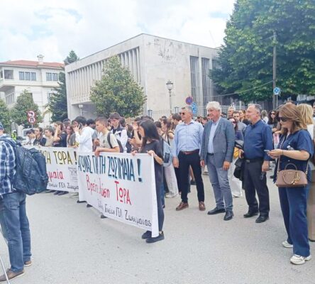 zwsimaia diamartyria apofoitoi