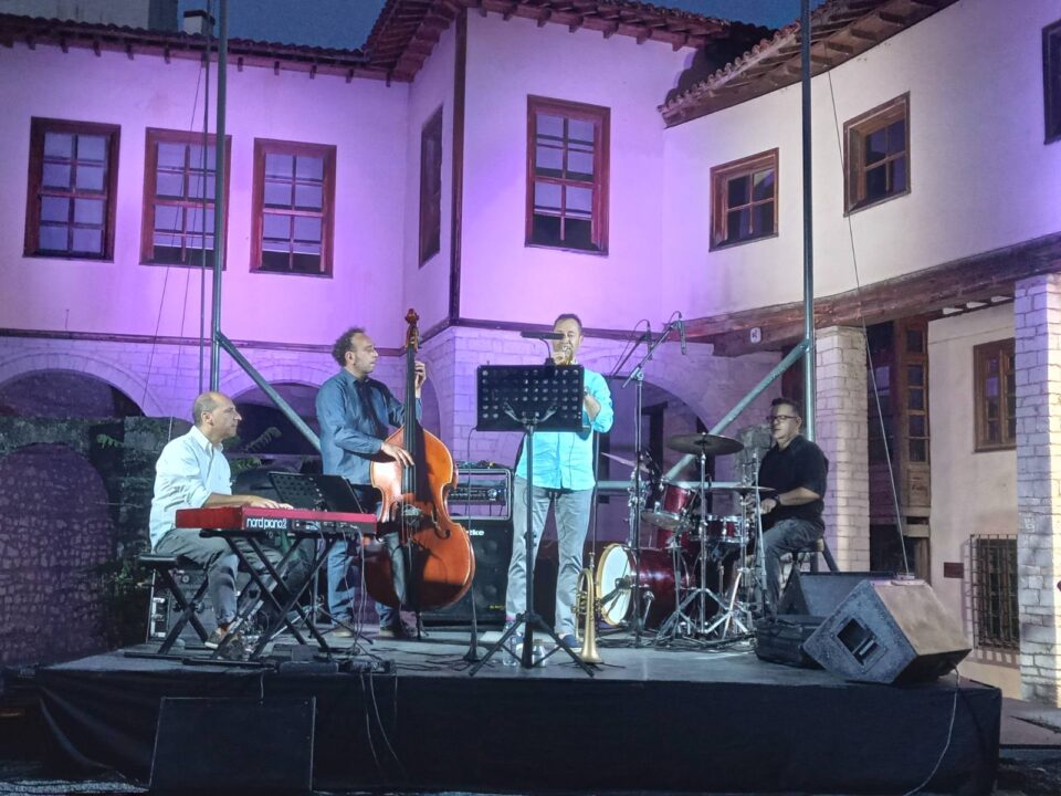 3rd Floor Quartet arxontiko pyrsinella live