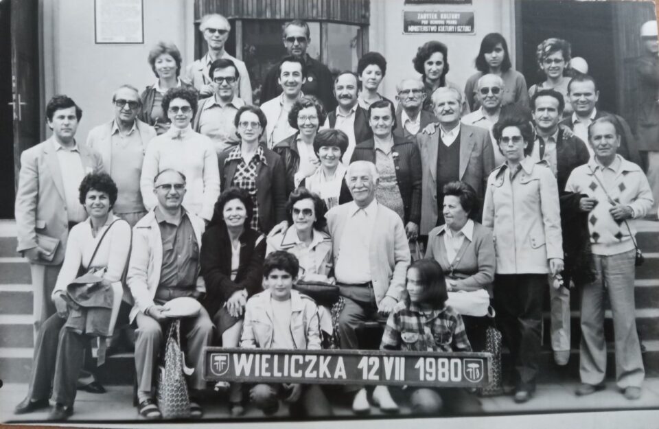 dikhgorikos syllogos krakovia