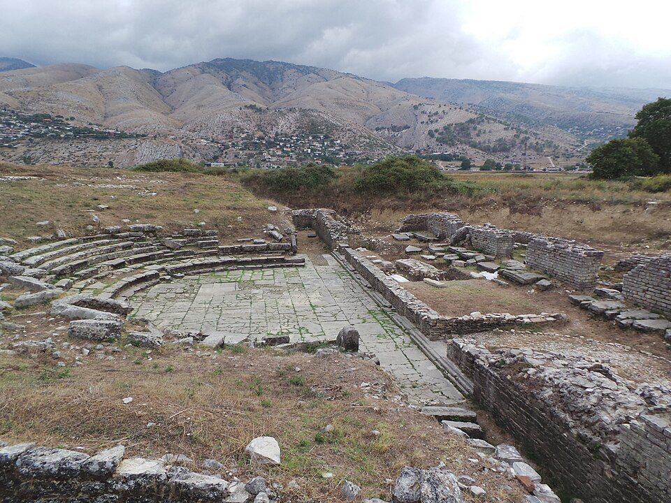 Swfratika arxaio theatro Drompolhs